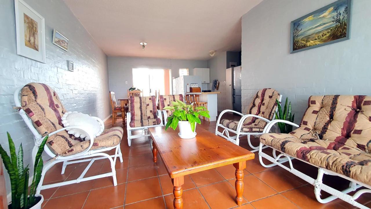Family Beach Escape: Fully-Equipped 6 Sleeper Apartment Jeffreys Bay Kültér fotó